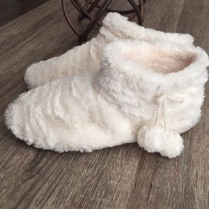✨SALE!!✨ Slipper booties with Pom poms! 💖😍